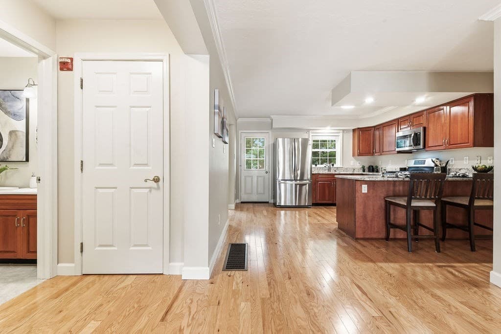 Condominium at 183 Leonard St # 2, Raynham MA 02767, Raynham, photo 20 of 42