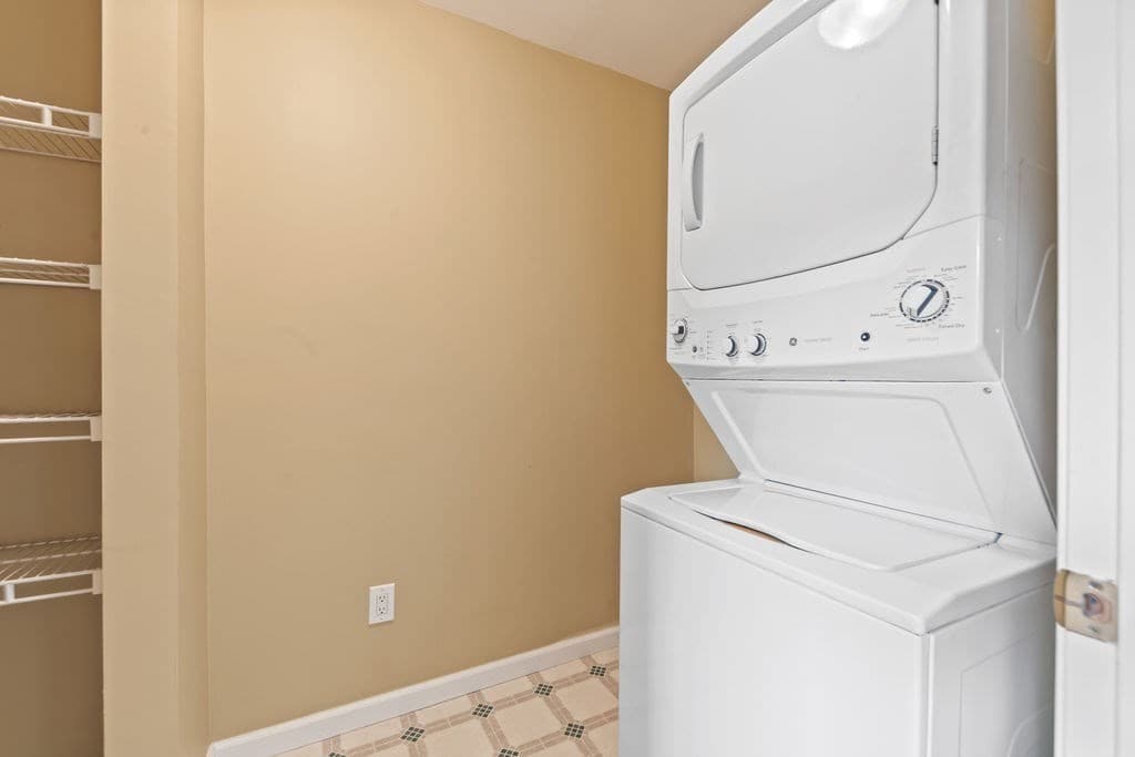 Condominium at 183 Leonard St # 2, Raynham MA 02767, Raynham, photo 24 of 42