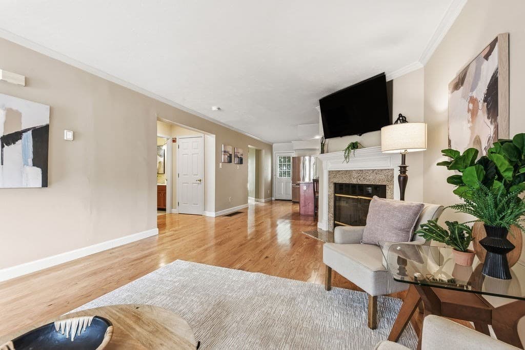 Condominium at 183 Leonard St # 2, Raynham MA 02767, Raynham, photo 11 of 42