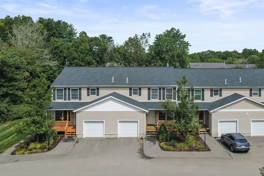 Condominium at 183 Leonard St # 2, Raynham MA 02767, Raynham, photo 40 of 42
