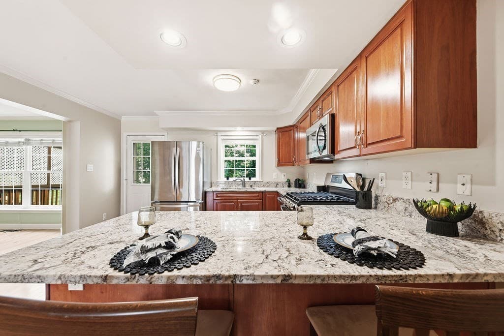 Condominium at 183 Leonard St # 2, Raynham MA 02767, Raynham, photo 4 of 42