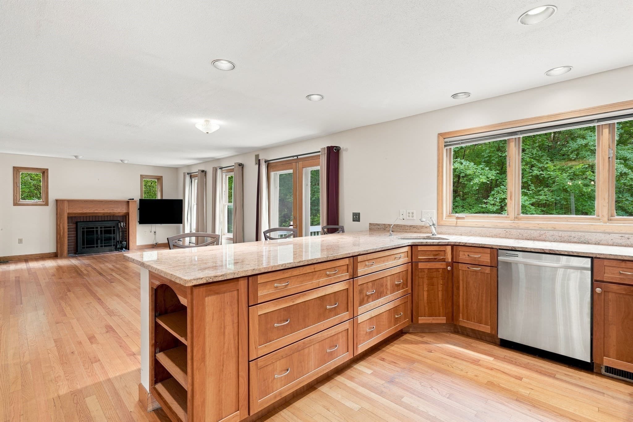 Single Family Residence at 16 Birch Ln, Northampton MA 01062, Northampton, photo 8 of 42