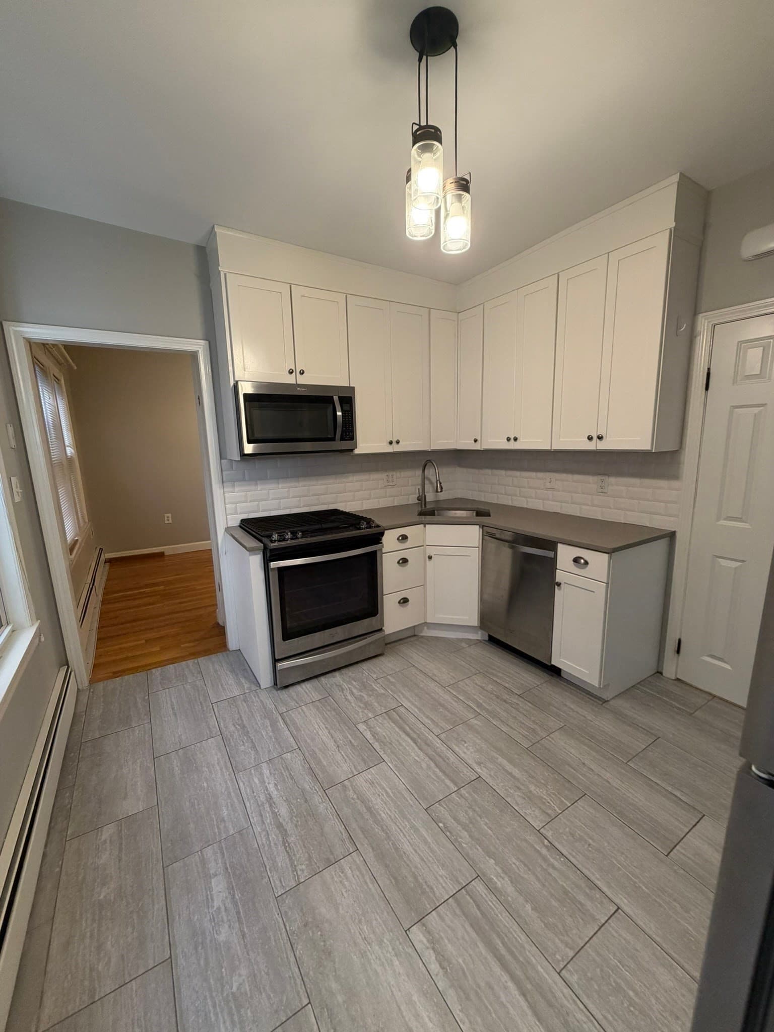 Condominium at 5 Marcella # 1, Cambridge MA 02141, Cambridge, photo 2 of 9