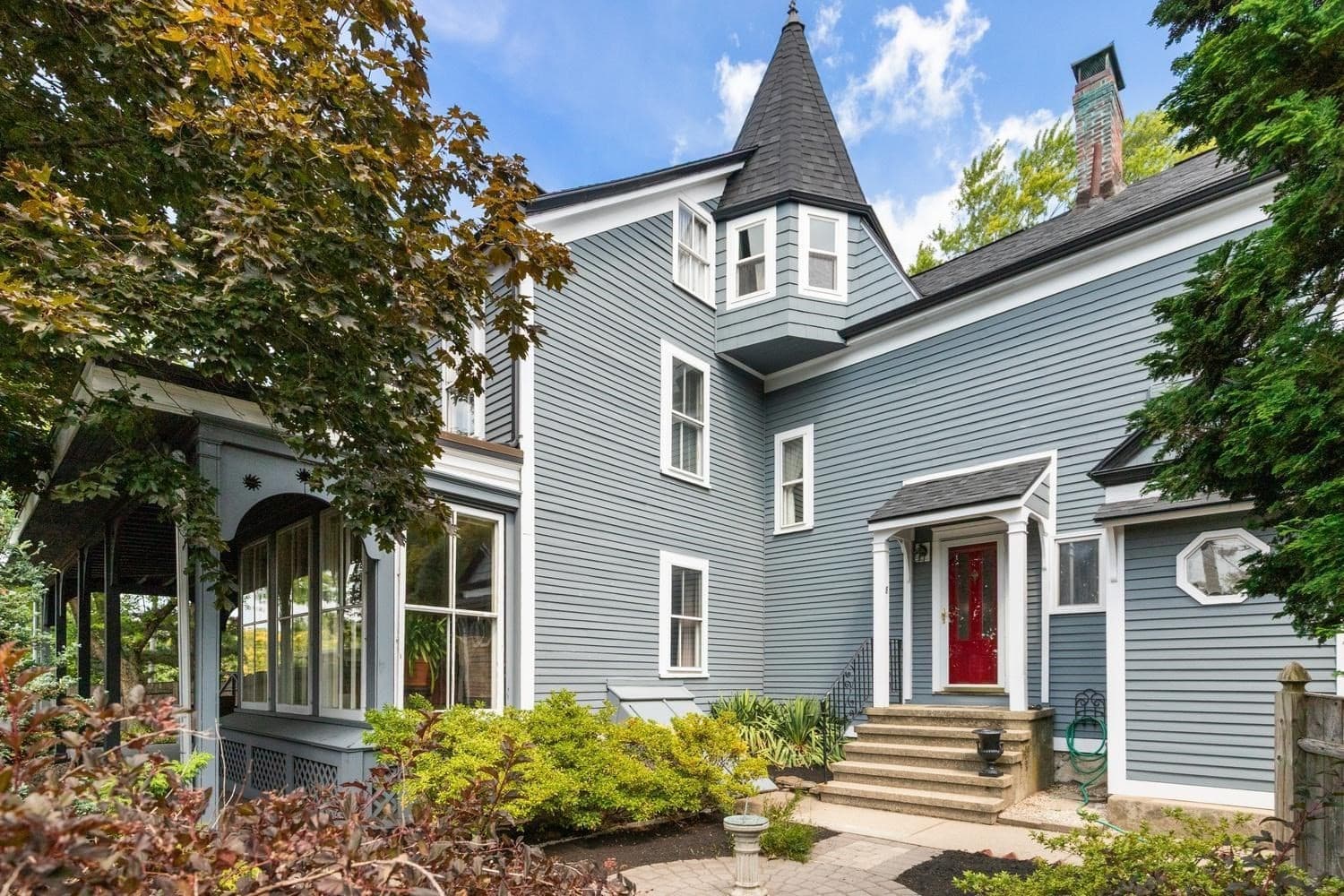 8 Leonard Cir, Medford MA 02155