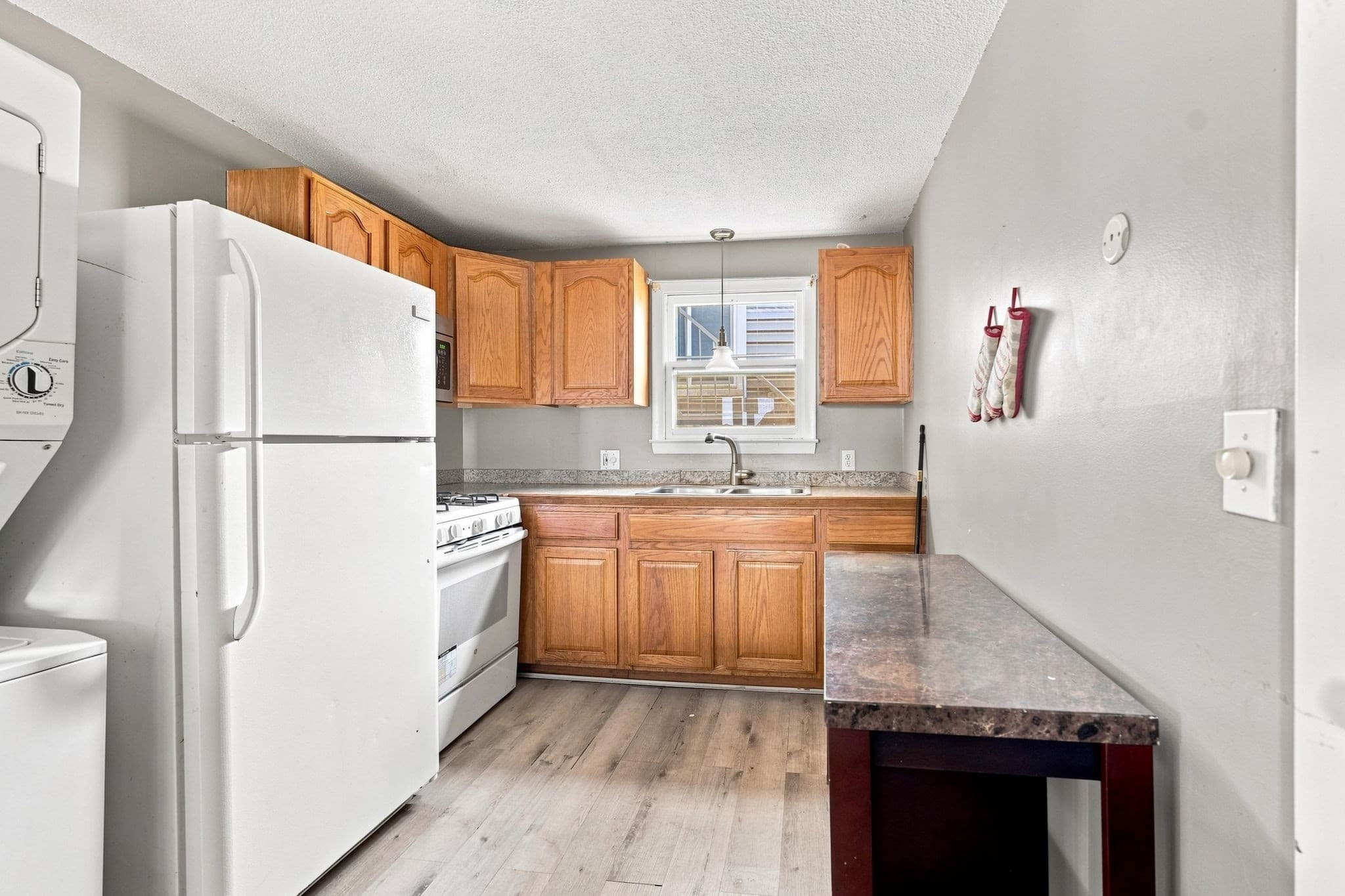 Condominium at 243 Robeson St # 3, Fall River MA 02720, Fall River, photo 13 of 20