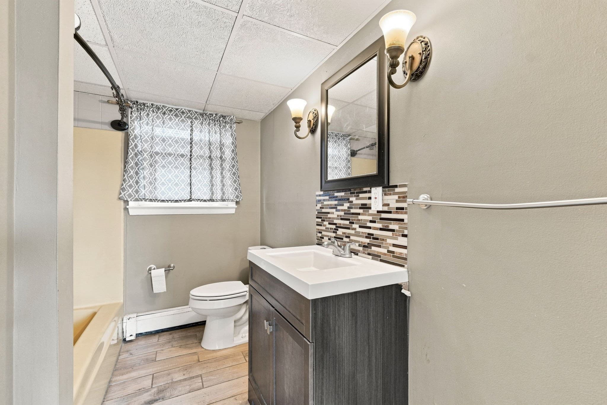Condominium at 243 Robeson St # 3, Fall River MA 02720, Fall River, photo 5 of 20