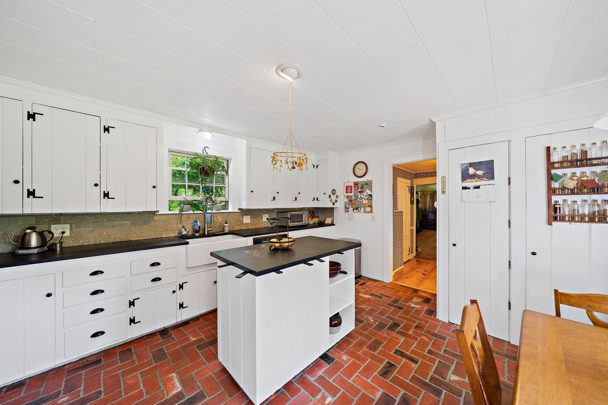 Single Family Residence at 128 Whitford Cir, Marshfield MA 02050, Marshfield, photo 3 of 38