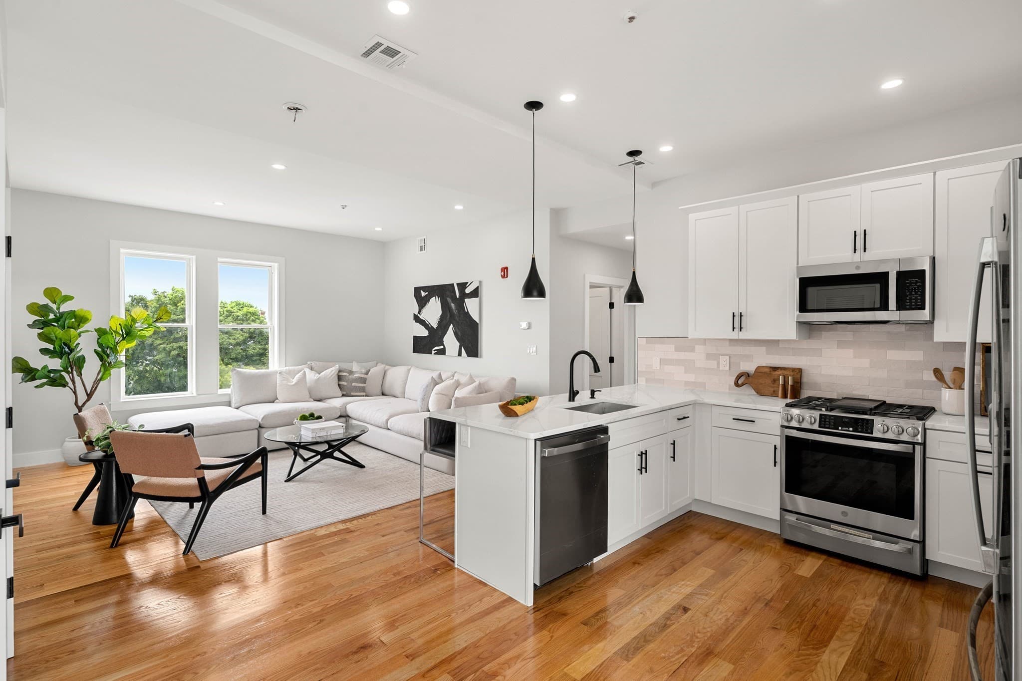 Condominium at 1088 Saratoga St # C, Boston MA 02128, Boston, photo 6 of 22