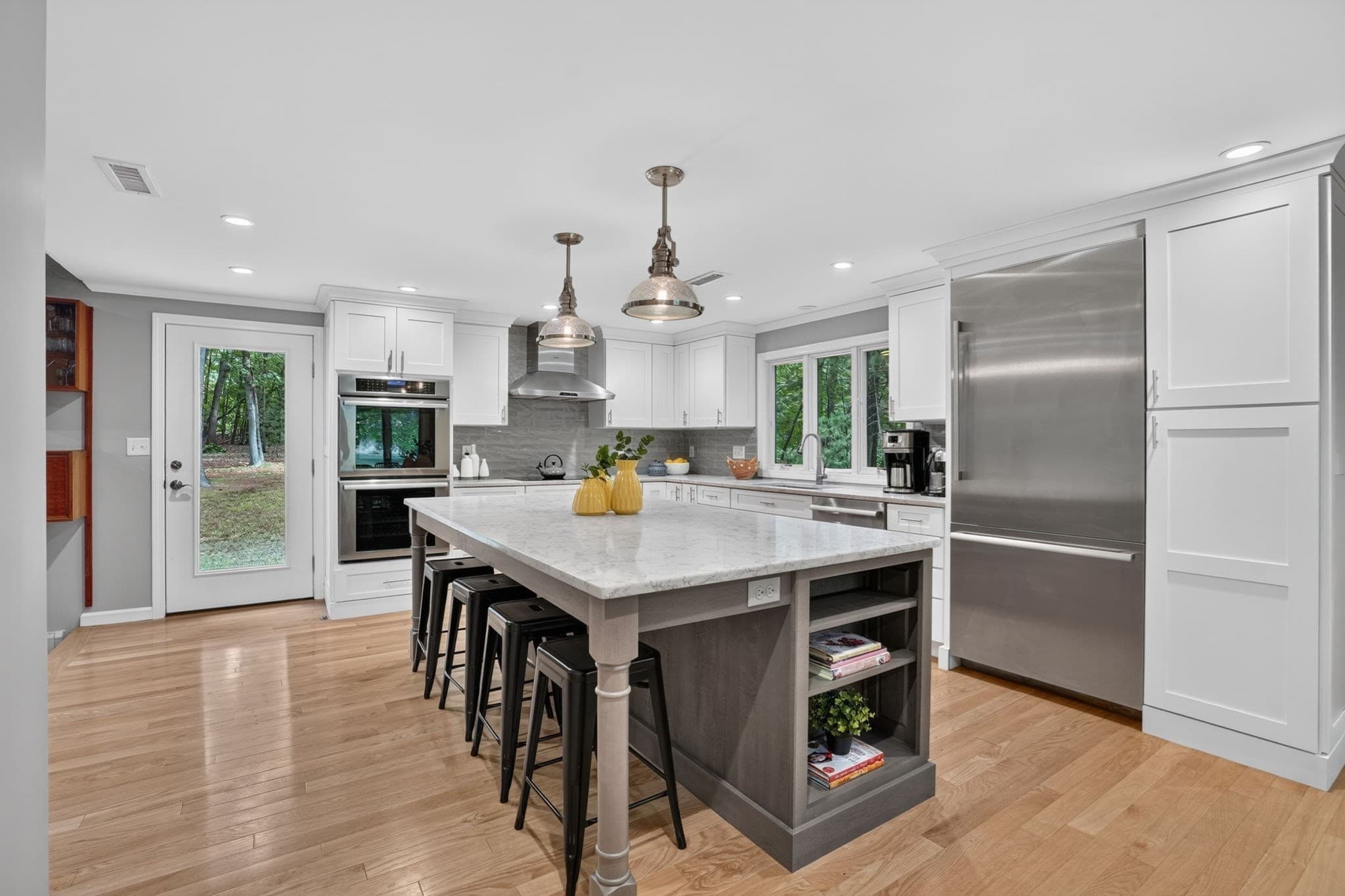 Single Family Residence at 27 Algonquin Ave, Andover MA 01810, photo 5 of 42
