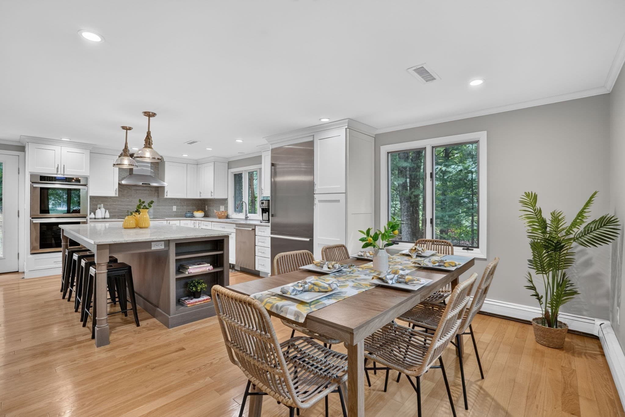 Single Family Residence at 27 Algonquin Ave, Andover MA 01810, photo 9 of 42