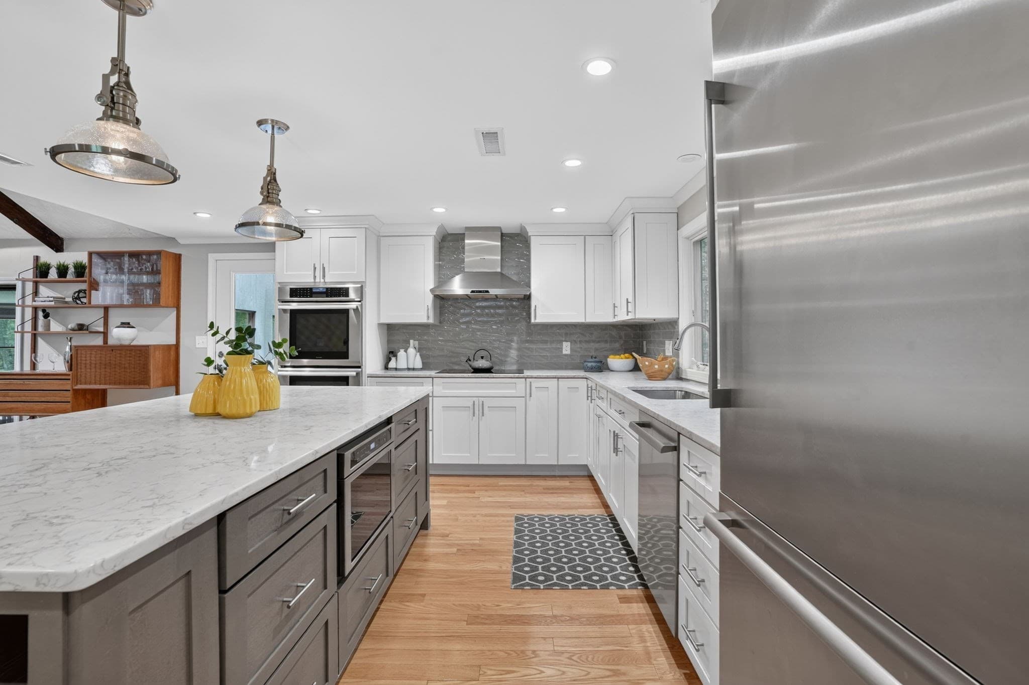 Single Family Residence at 27 Algonquin Ave, Andover MA 01810, photo 8 of 42