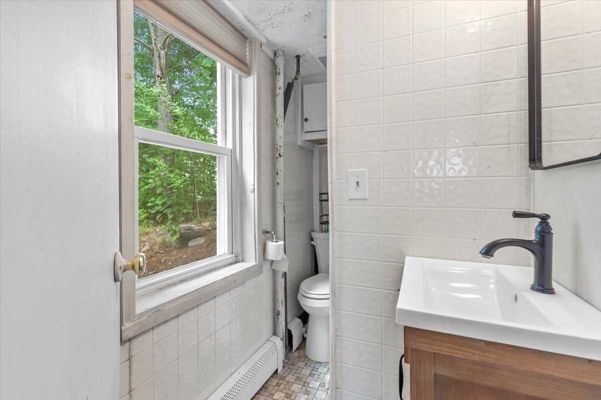 Single Family Residence at 543-547 Quinapoxet Street, Holden MA 01522, Holden, photo 37 of 42