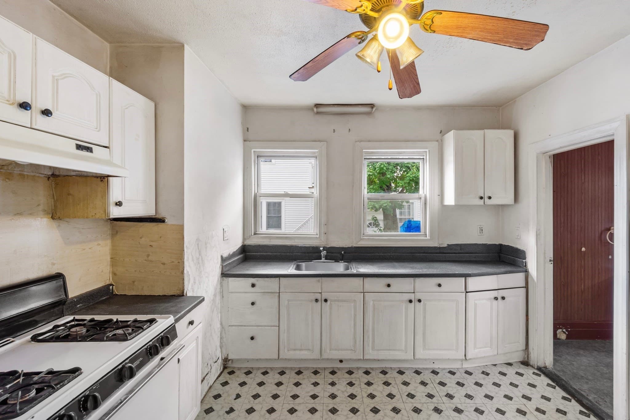 Condominium at 126 Belgrade Avenue # 1, Boston MA 02131, Boston, photo 13 of 28