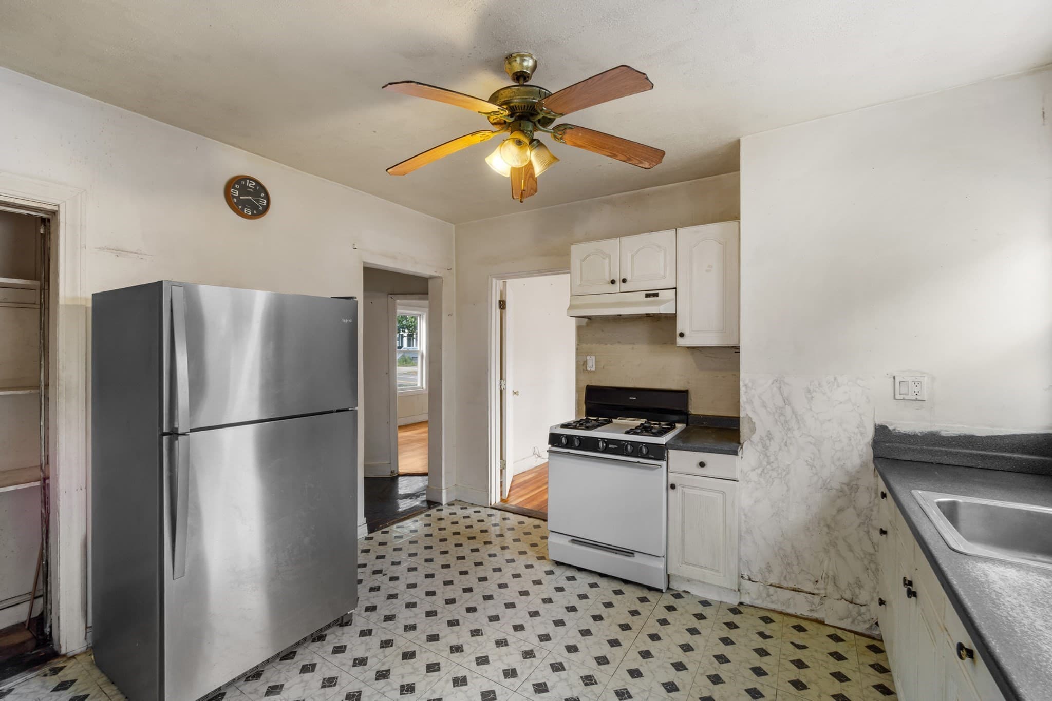 Condominium at 126 Belgrade Avenue # 1, Boston MA 02131, Boston, photo 14 of 28