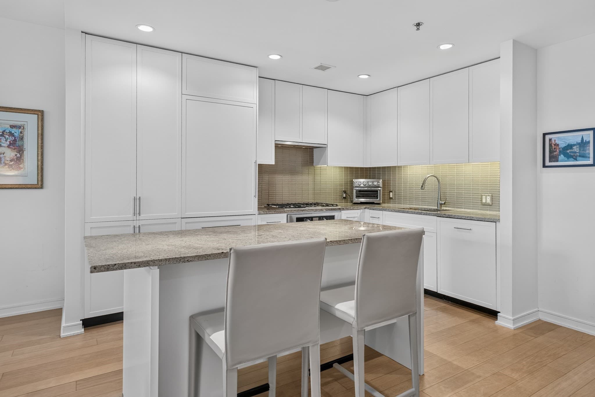 Condominium at 580 Washington St # 1410, Boston MA 02111, photo 2 of 26