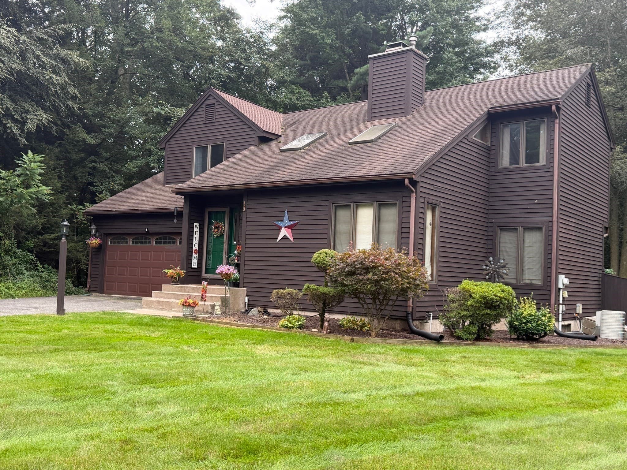 Single Family Residence at 133 Cottonwood Ln, Agawam MA 01001, Agawam, photo 2 of 38