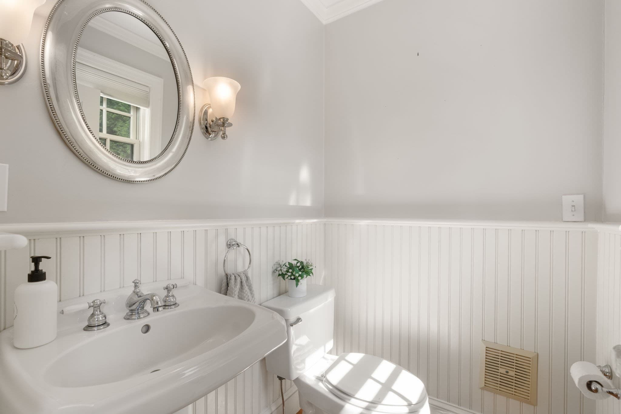 Single Family Residence at 17 Glenoe Rd, Brookline MA 02467, Brookline, photo 11 of 34
