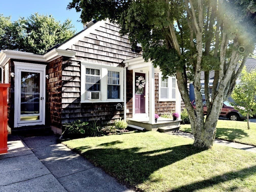 Single Family Residence at 178 California St, Fall River MA 02723, Fall River, photo 3 of 37