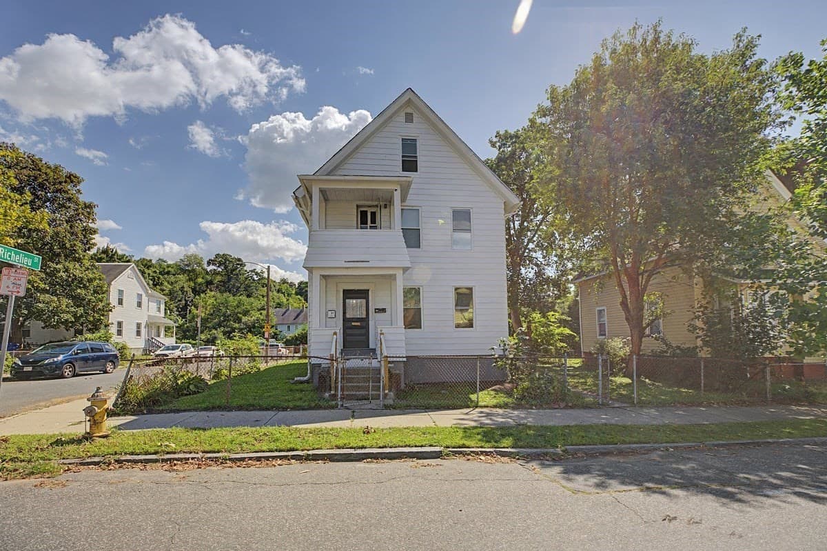 Multi Family at 81 Adams St, Springfield MA 01105, Springfield, photo 3 of 42