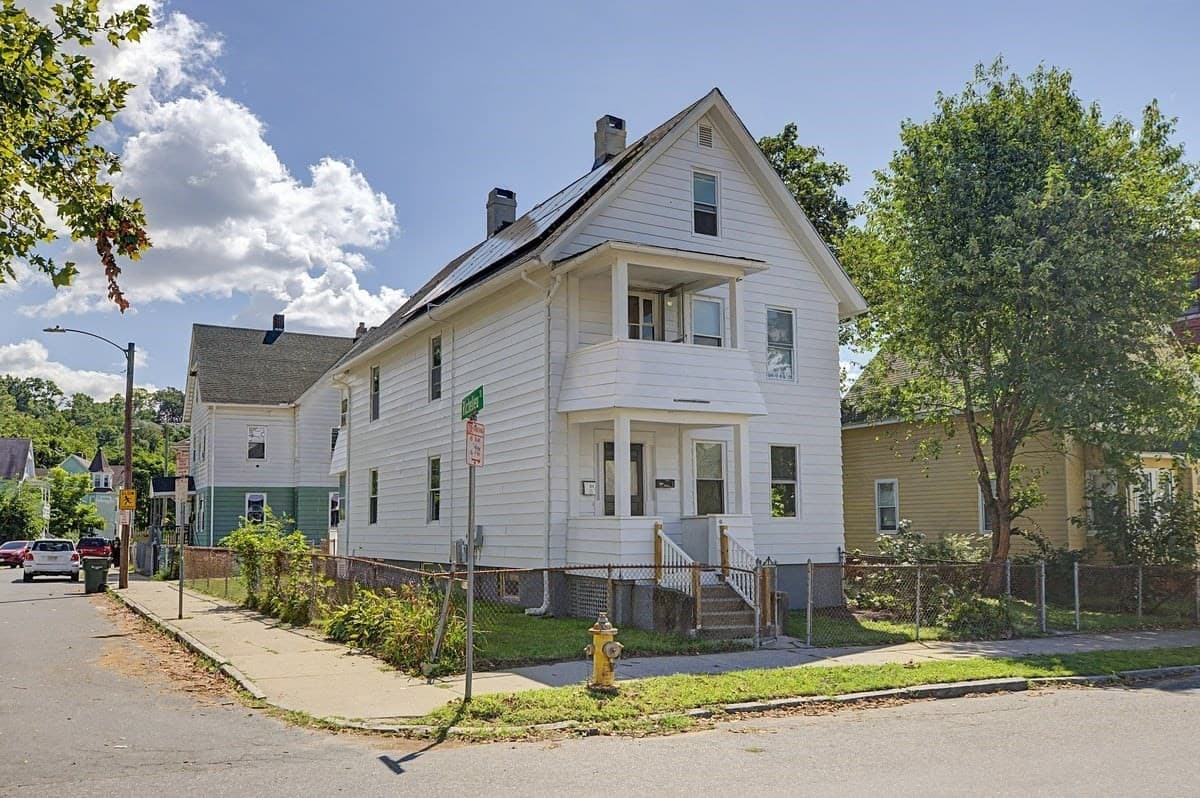 81 Adams St, Springfield MA 01105