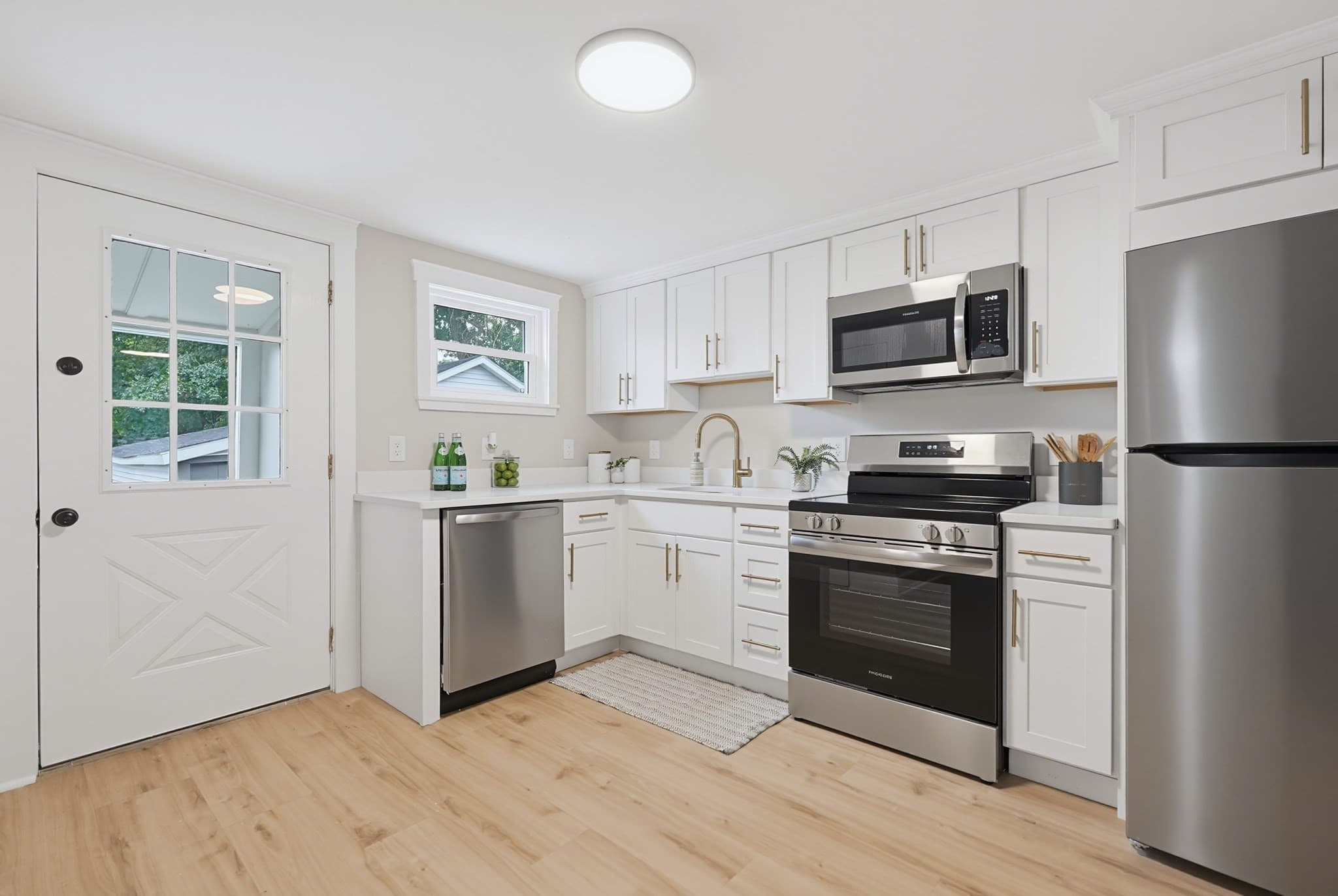 Single Family Residence at 4 Ryan St, Randolph MA 02368, photo 10 of 33