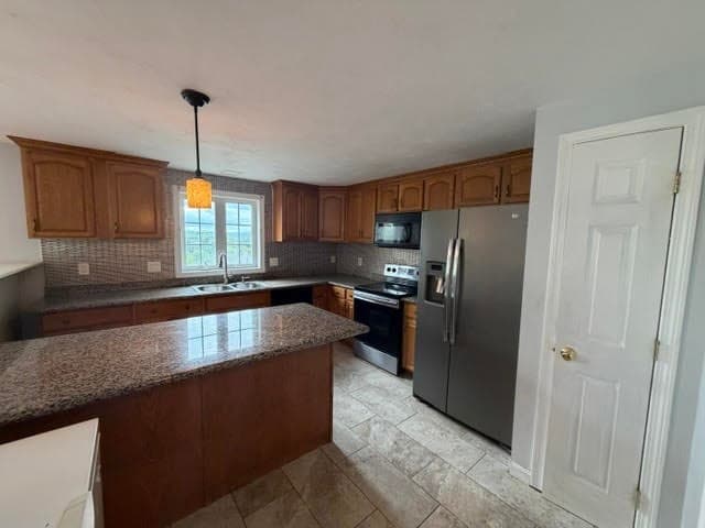 Single Family Residence at 4 Pearlbush Path, Worcester MA 01607, Worcester, photo 16 of 39