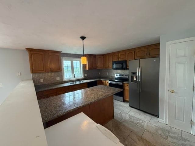 Single Family Residence at 4 Pearlbush Path, Worcester MA 01607, Worcester, photo 26 of 39