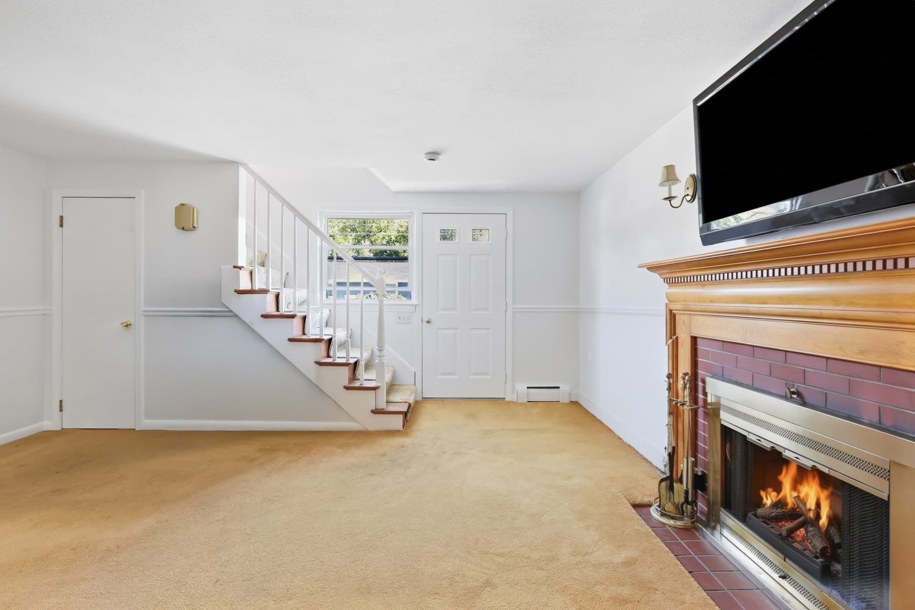 Single Family Residence at 126 Montaup Ave, Dracut MA 01826, Dracut, photo 23 of 41