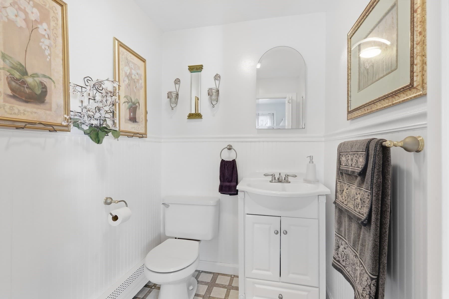 Single Family Residence at 126 Montaup Ave, Dracut MA 01826, Dracut, photo 13 of 41