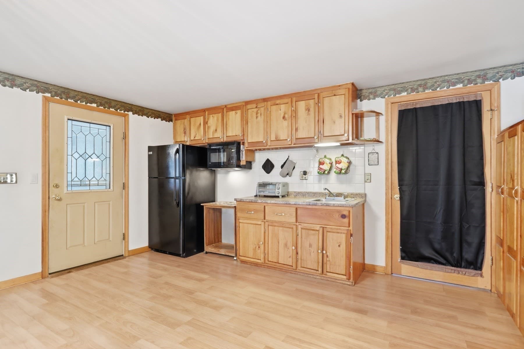 Single Family Residence at 126 Montaup Ave, Dracut MA 01826, Dracut, photo 17 of 41