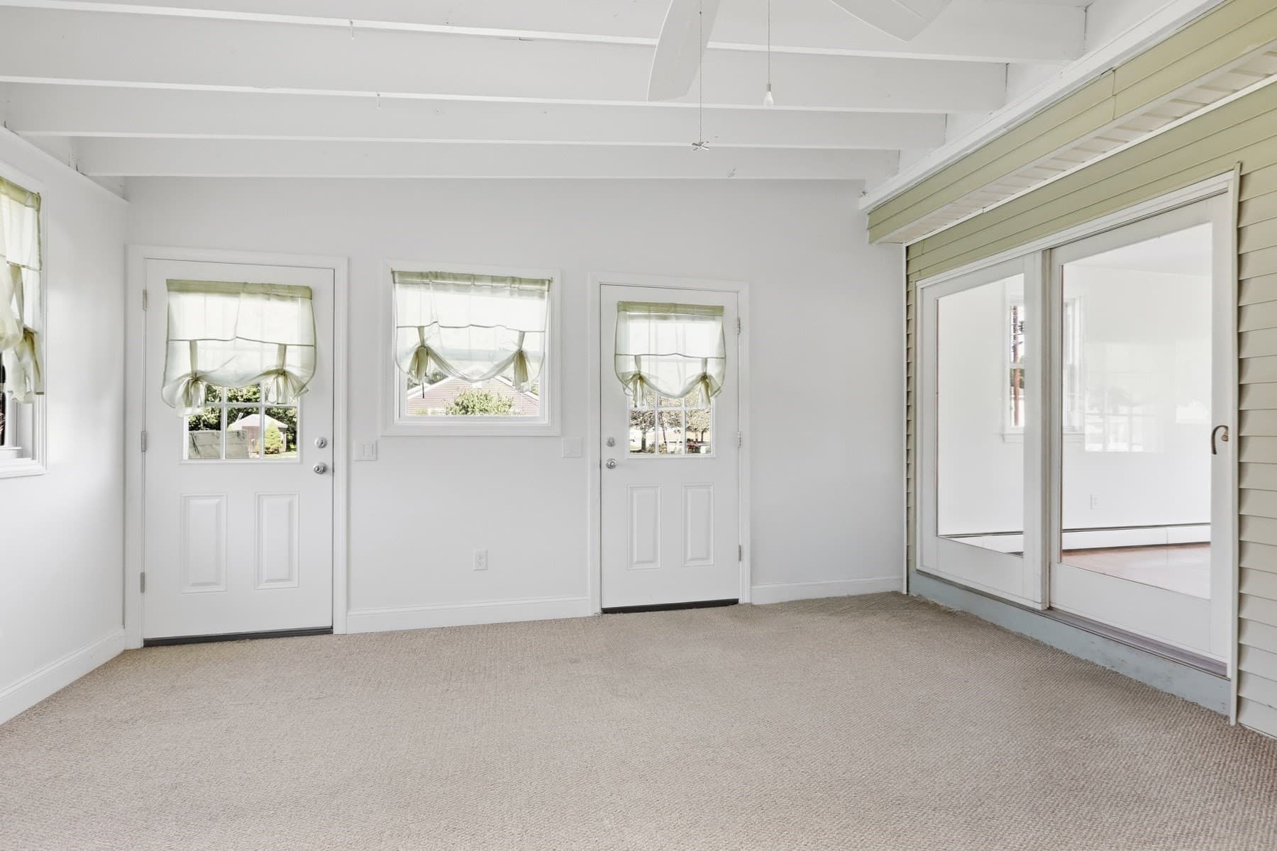 Single Family Residence at 126 Montaup Ave, Dracut MA 01826, Dracut, photo 19 of 41