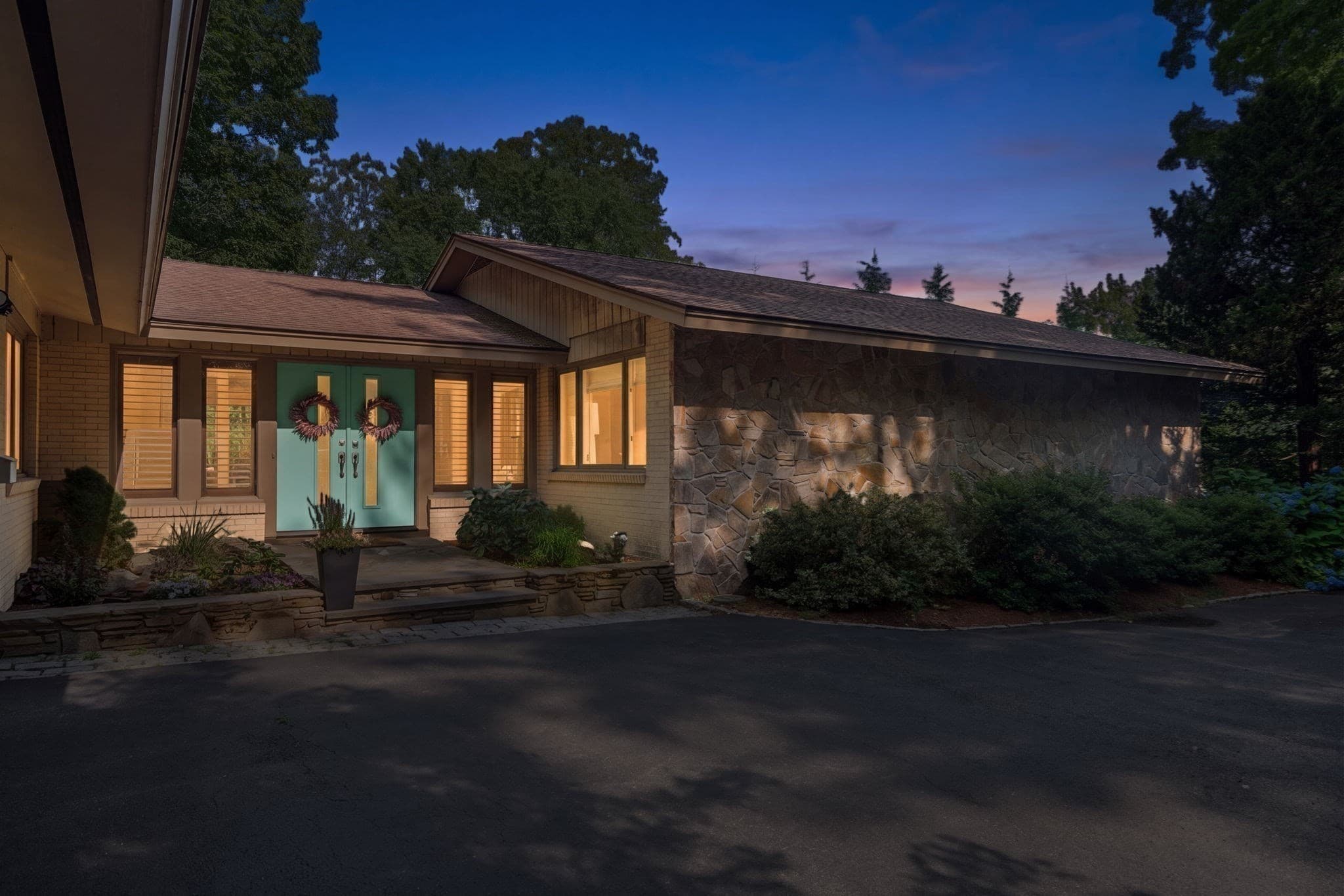 Single Family Residence at 90 Aylesbury Road, Worcester MA 01609, Worcester, photo 6 of 31