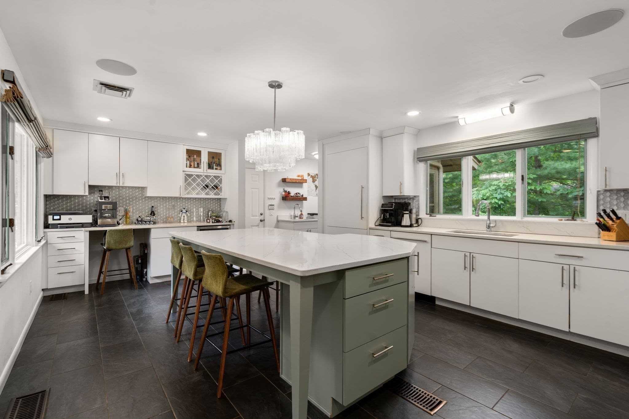 Single Family Residence at 90 Aylesbury Road, Worcester MA 01609, Worcester, photo 13 of 31