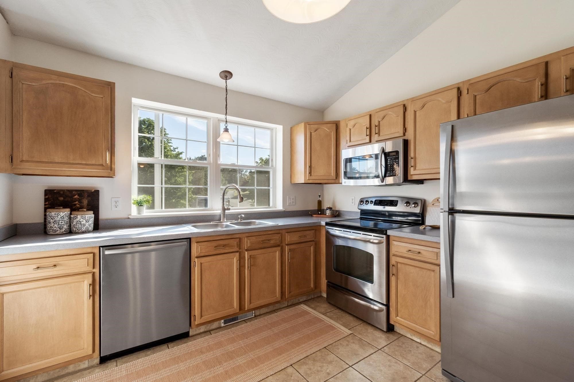 Single Family Residence at 131 Nathan Ln, Plymouth MA 02360, photo 5 of 39