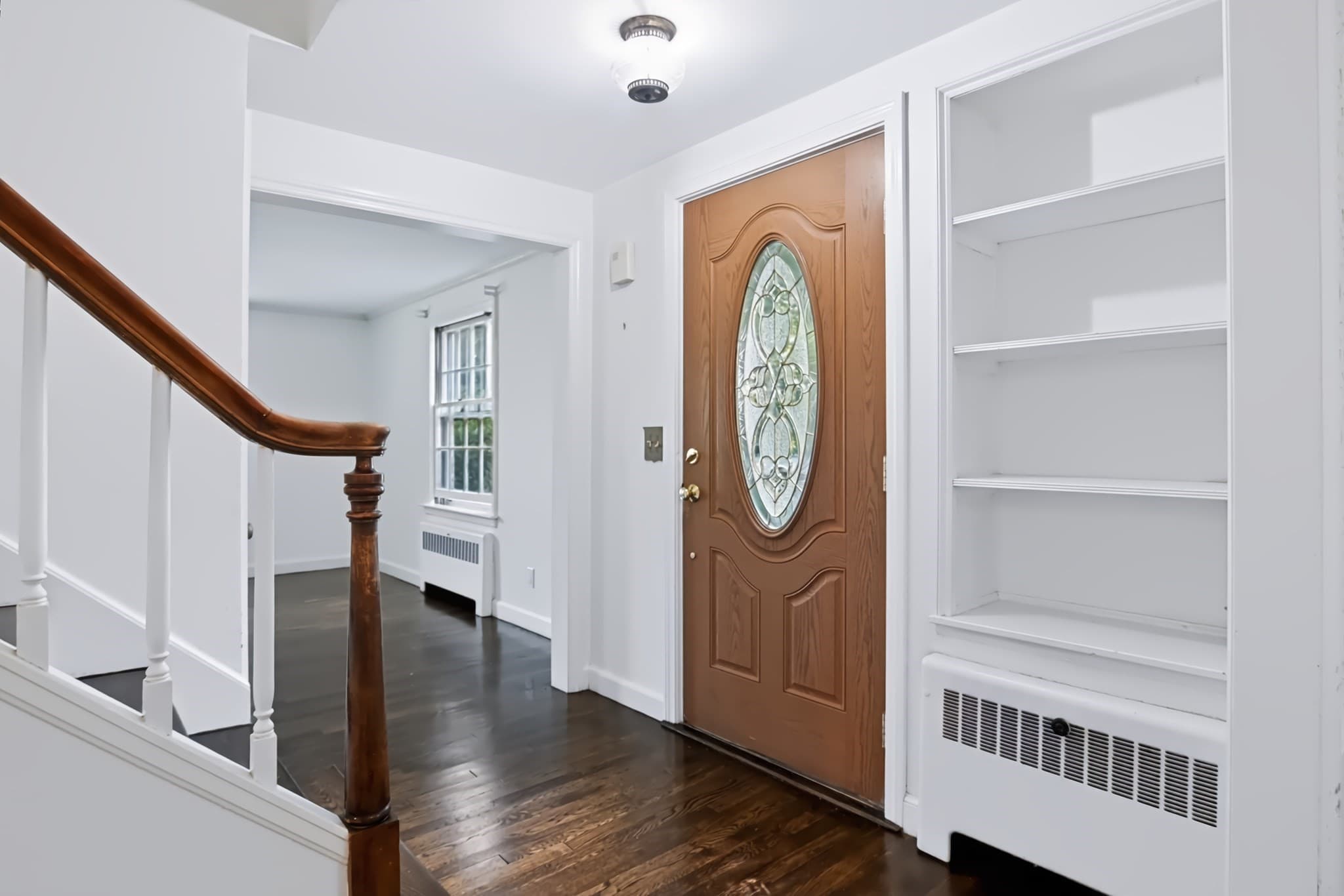 Single Family Residence at 10 Damon Rd, Holden MA 01520, Holden, photo 2 of 42