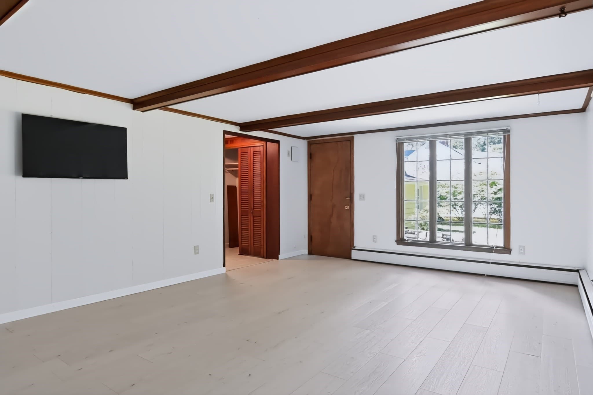 Single Family Residence at 10 Damon Rd, Holden MA 01520, Holden, photo 13 of 42
