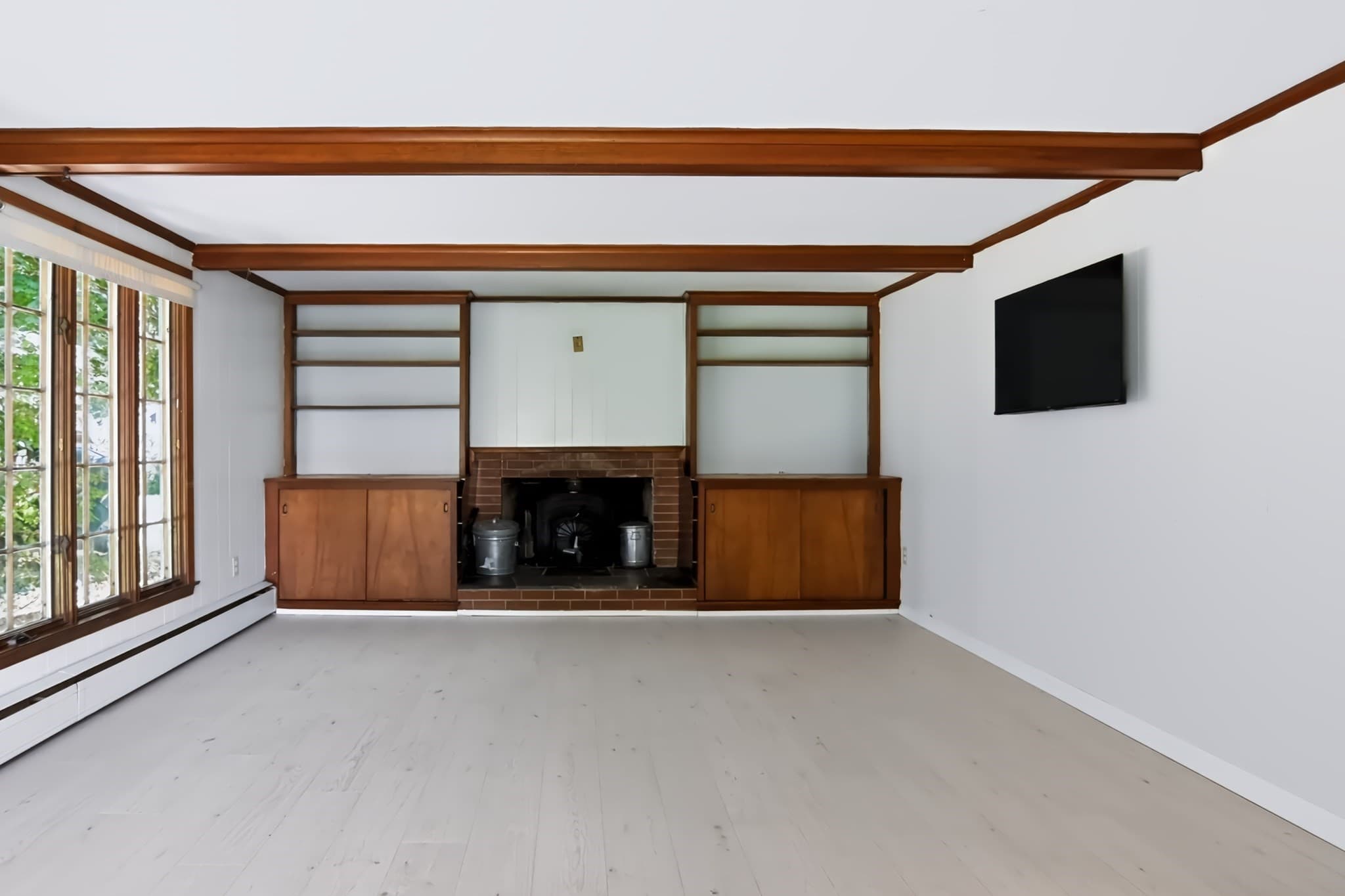 Single Family Residence at 10 Damon Rd, Holden MA 01520, Holden, photo 12 of 42