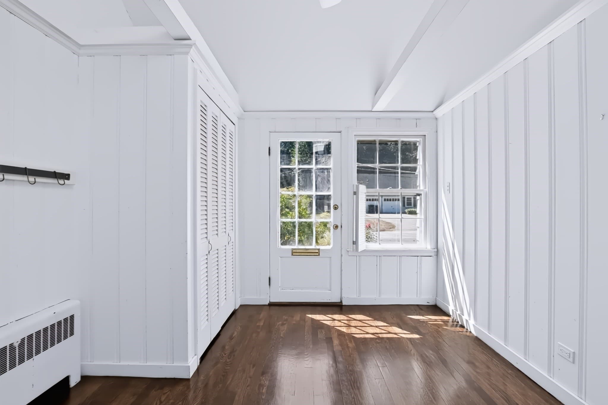 Single Family Residence at 10 Damon Rd, Holden MA 01520, Holden, photo 11 of 42