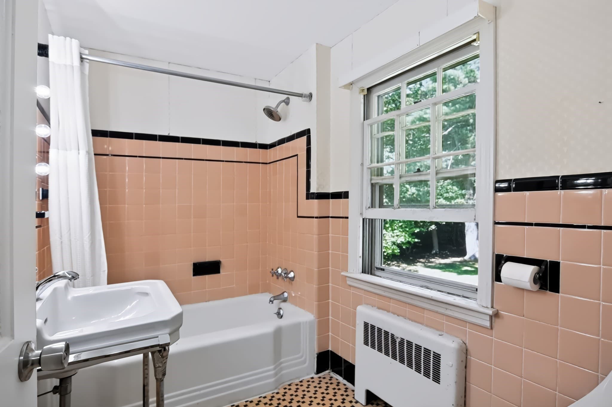Single Family Residence at 10 Damon Rd, Holden MA 01520, Holden, photo 19 of 42