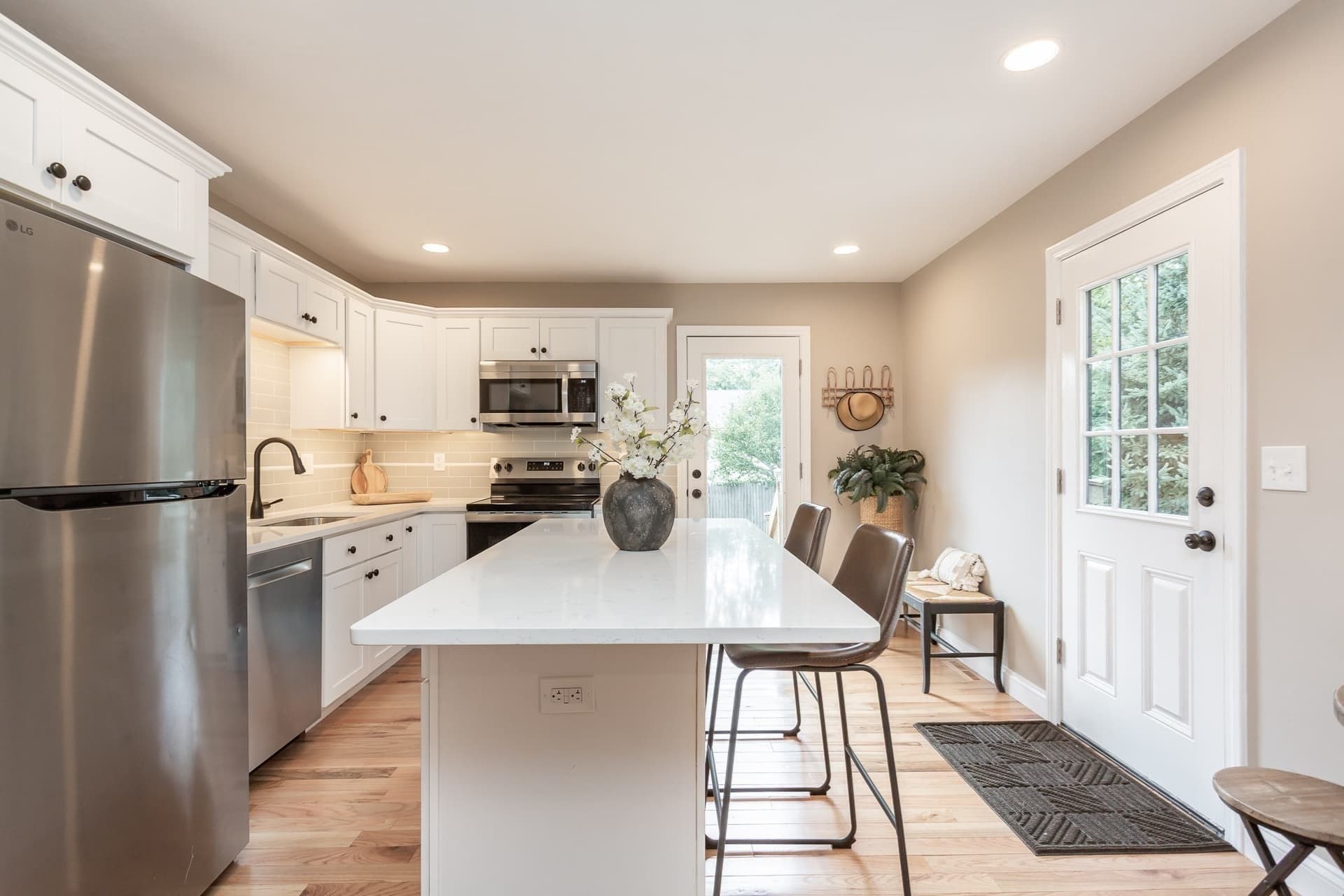 Single Family Residence at 279 Caroline St, New Bedford MA 02740, photo 9 of 27