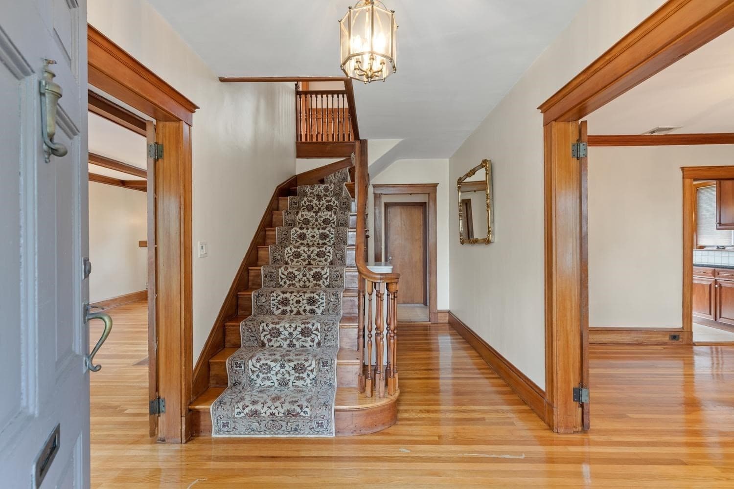 Single Family Residence at 158 Common St, Watertown MA 02472, Watertown, photo 4 of 41