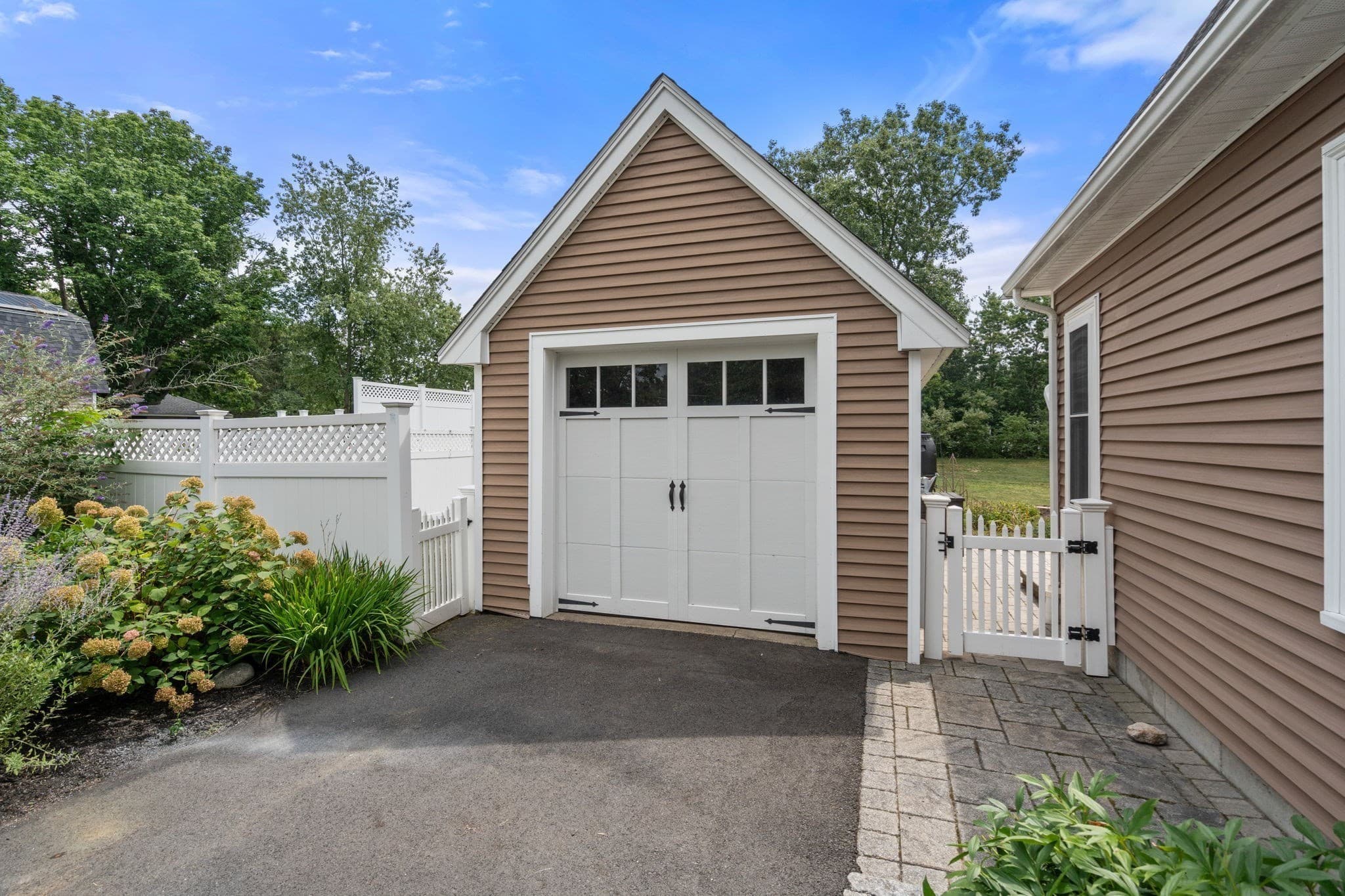 Single Family Residence at 172 West St, Walpole MA 02081, Walpole, photo 4 of 22