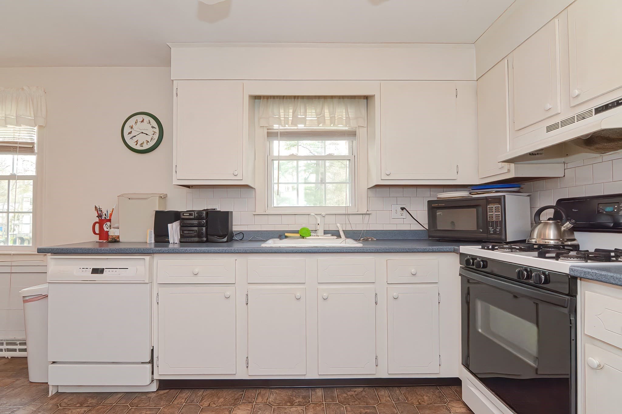 Single Family Residence at 11 Kingsley Rd, Norton MA 02766, Norton, photo 2 of 28