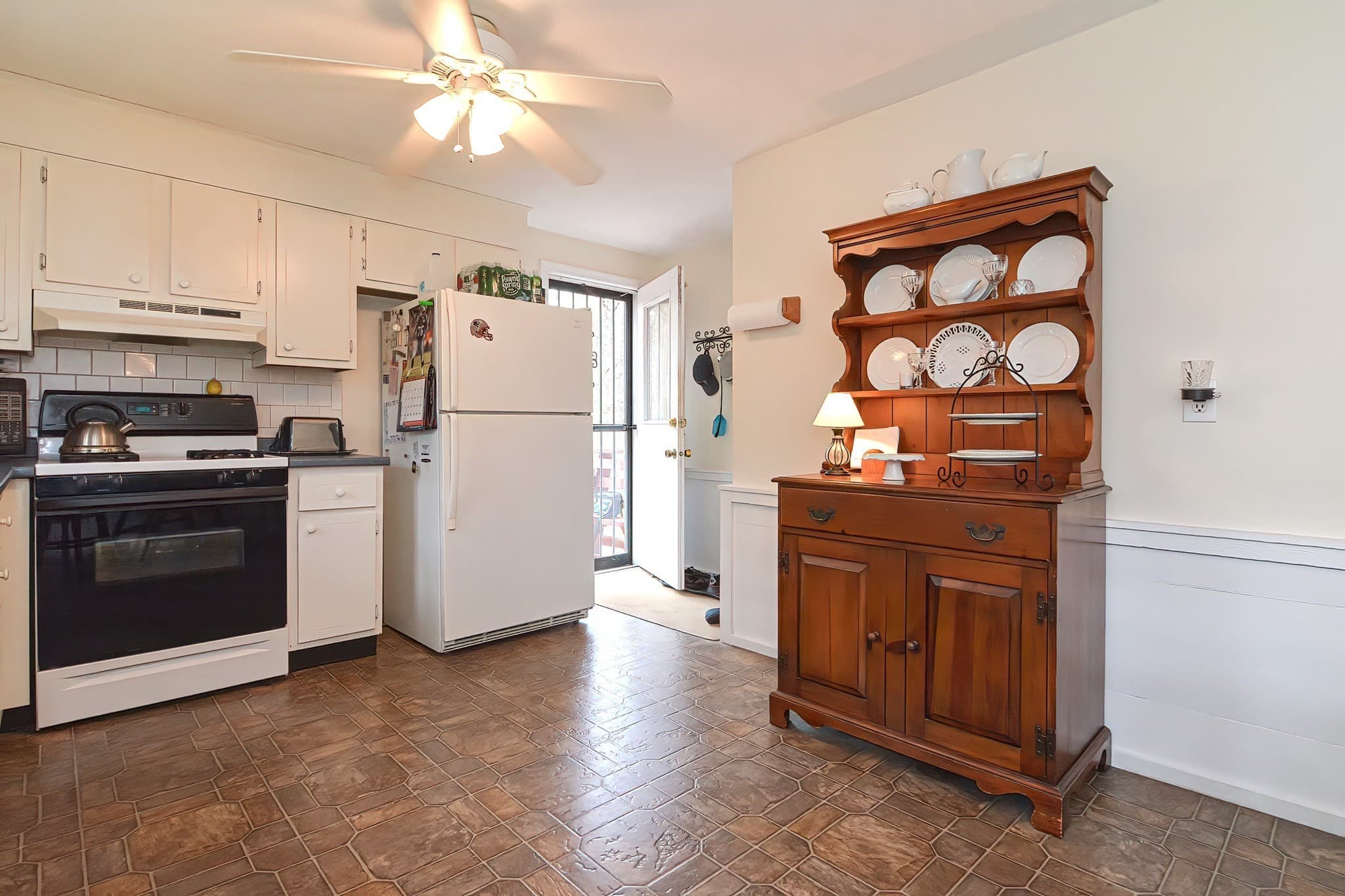 Single Family Residence at 11 Kingsley Rd, Norton MA 02766, Norton, photo 3 of 28