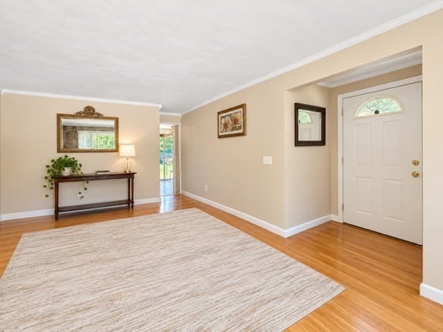 Single Family Residence at 709 North Branch Pkwy, Springfield MA 01119, Springfield, photo 6 of 10