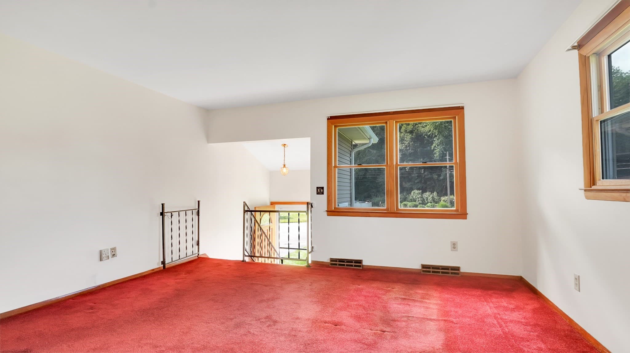 Single Family Residence at 115 Clover Rd., Ludlow MA 01056, Ludlow, photo 5 of 23