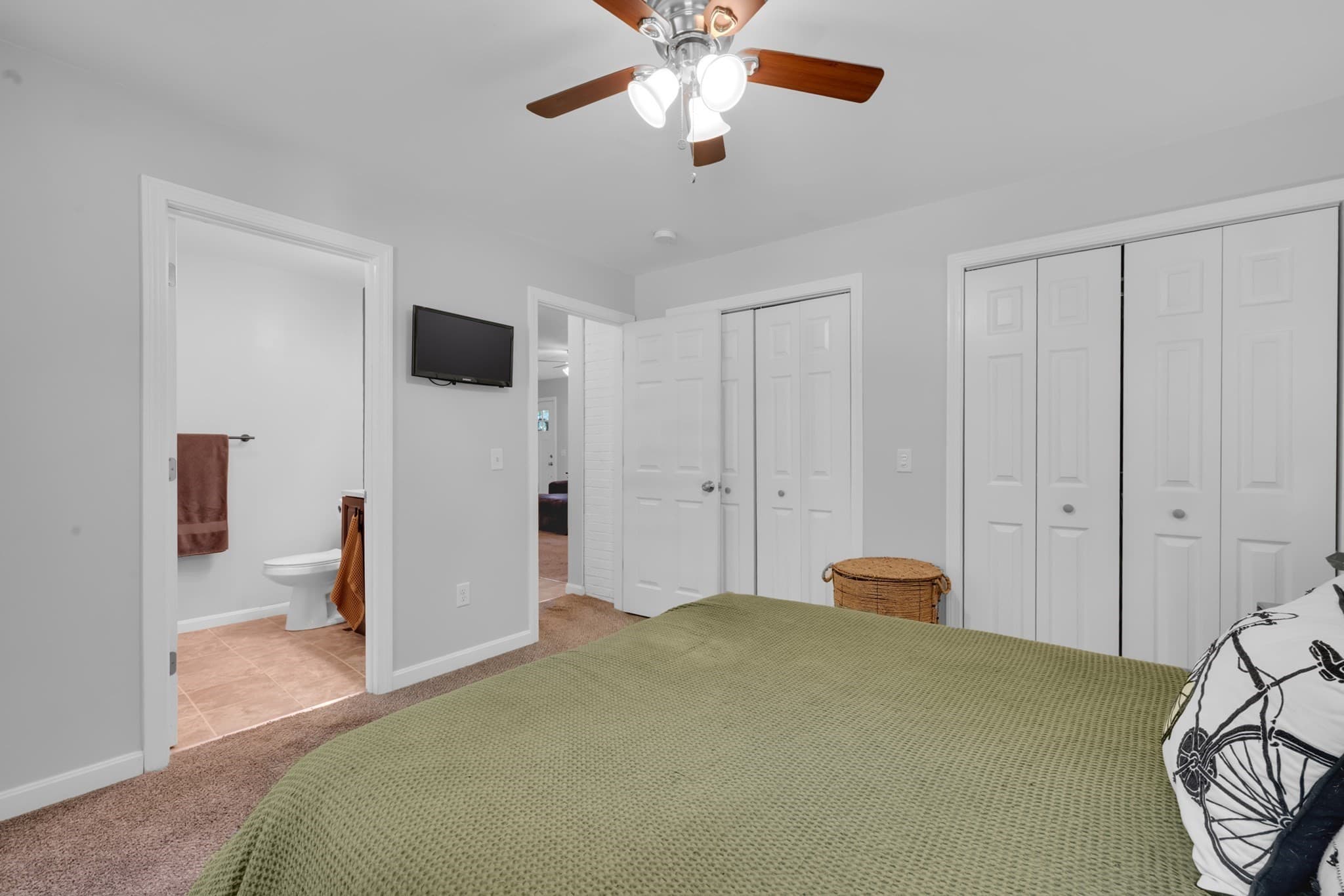 Single Family Residence at 6 Barrett Rd, North Brookfield MA 01535, North Brookfield, photo 10 of 30