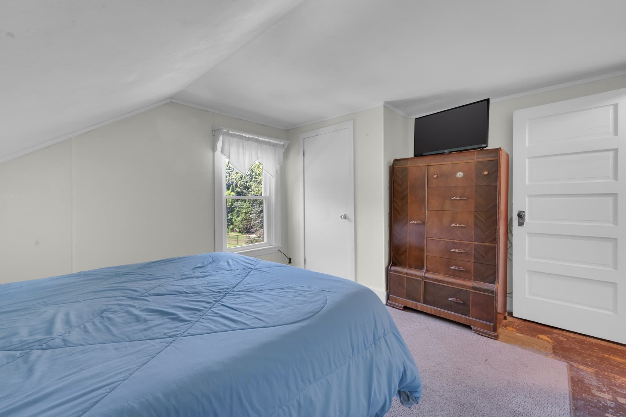 Multi Family at 198-200 Southbridge Rd, Dudley MA 01571, Dudley, photo 10 of 31