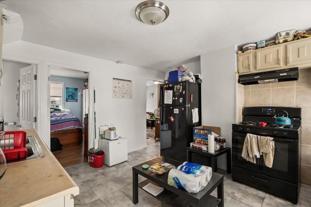 3 Family at 64 Oak St, Taunton MA 02780, Taunton, photo 10 of 36