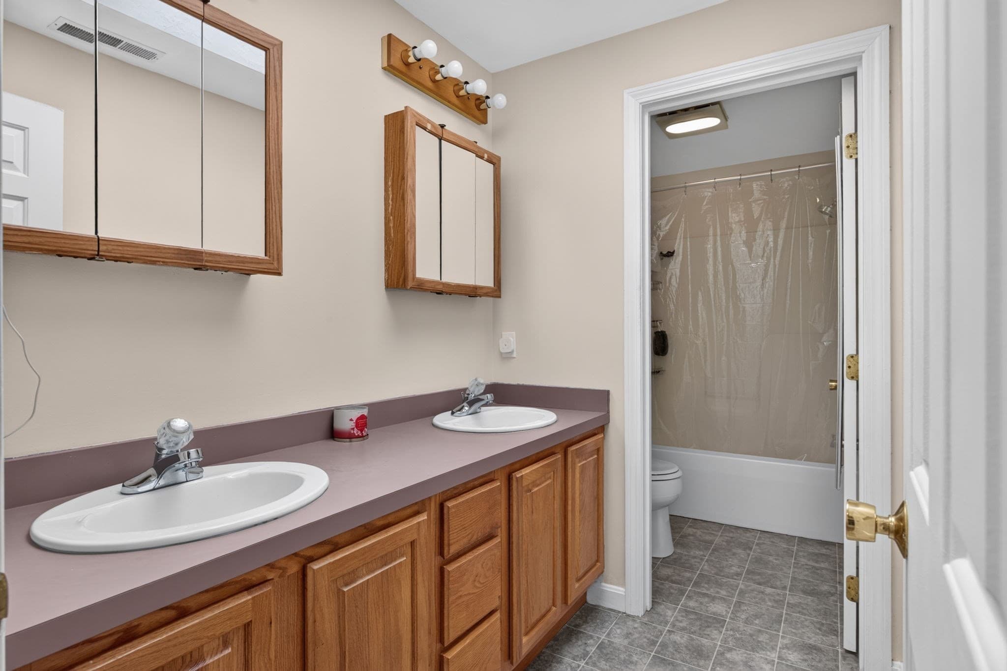 Condex at 58 Ledgecrest Dr # 58, Worcester MA 01603, Worcester, photo 28 of 42